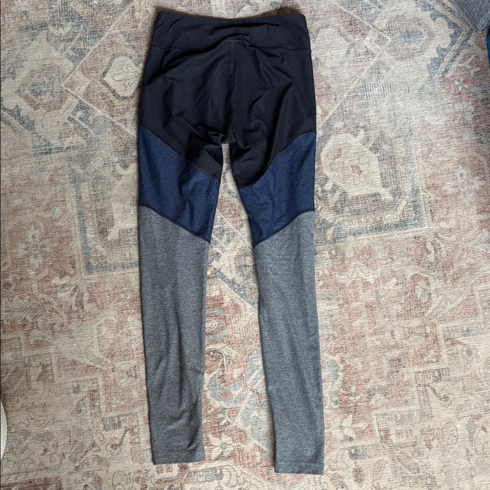 Outdoor Voices Black and Blue 7/8 Leggings